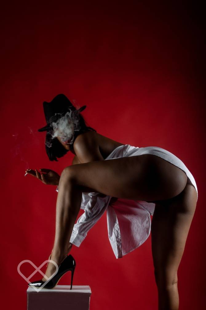 Miss Samantha Foxx portrait
