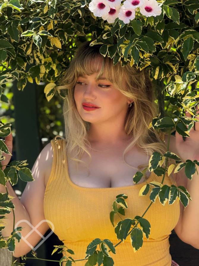 Sara Fennic portrait