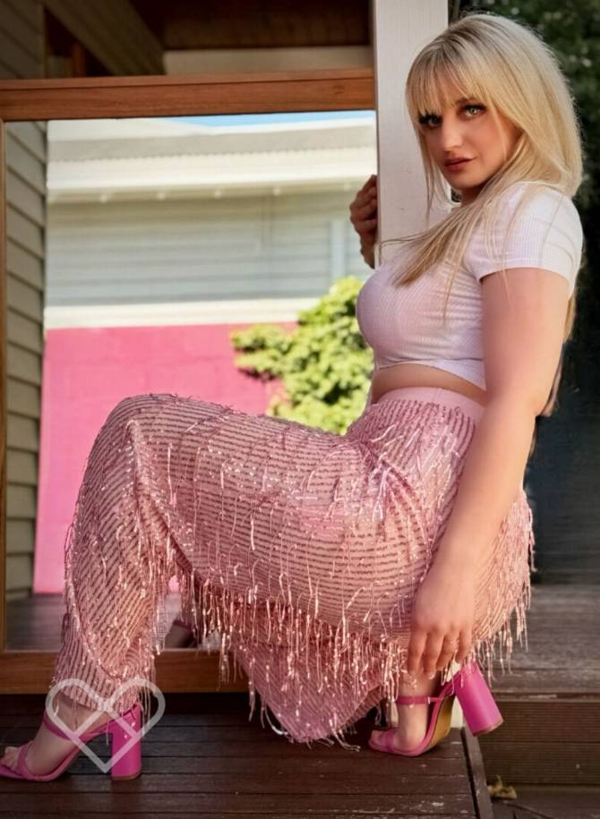 Sara Fennic portrait