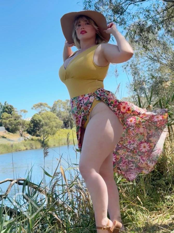 Sara Fennic portrait