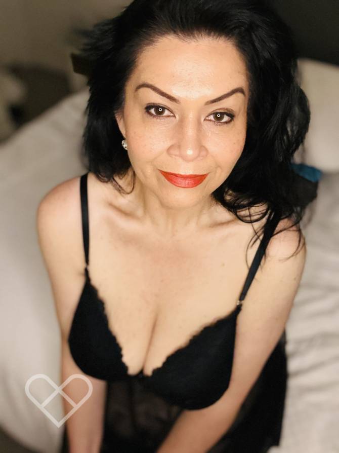 Sensual Sia portrait