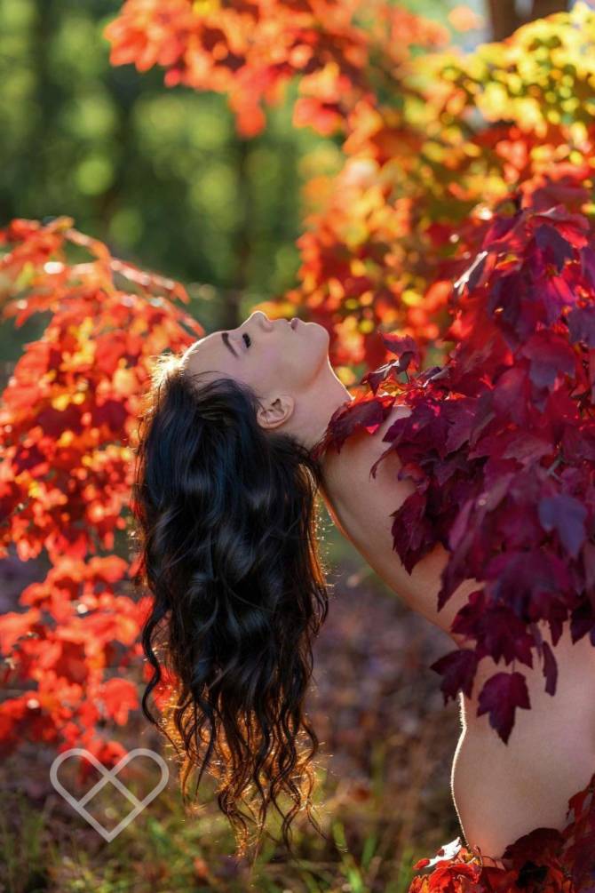 Evie Elysian portrait