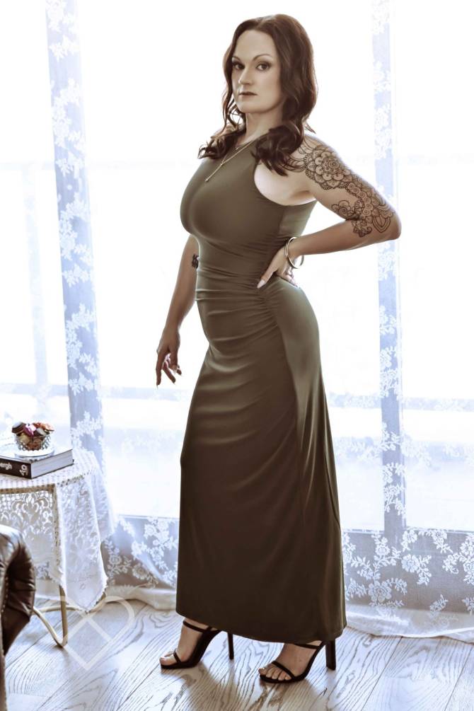 Submissive Spencer portrait