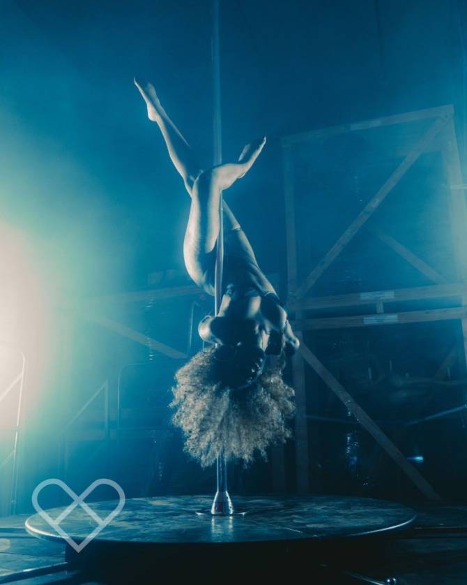 Venus Noire portrait