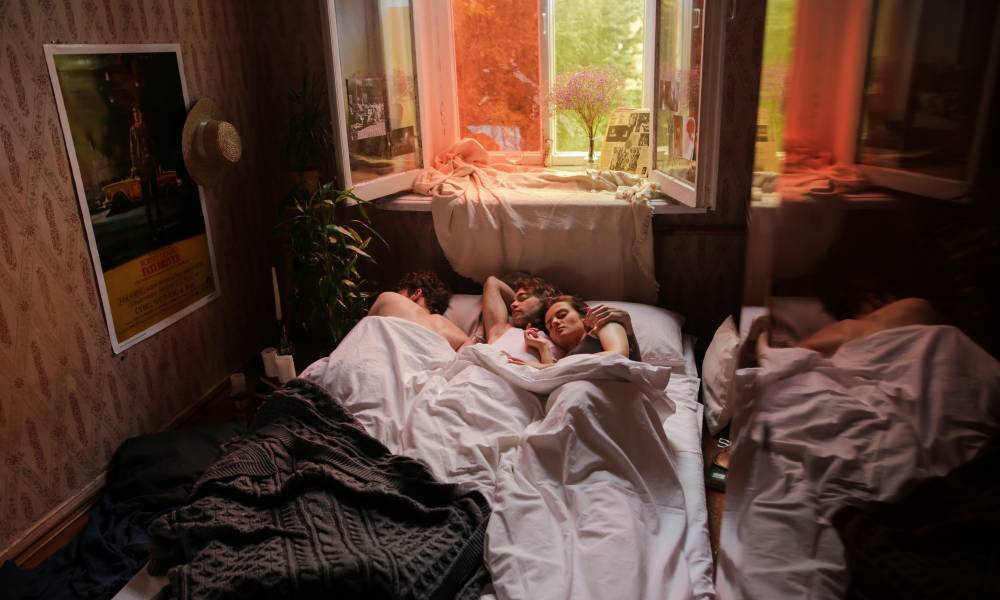 Article image for Exploring New Horizons: Introducing Threesomes with Your Partner